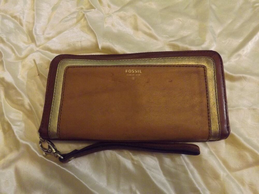 Fossil Leather Wallet/Wristlet
